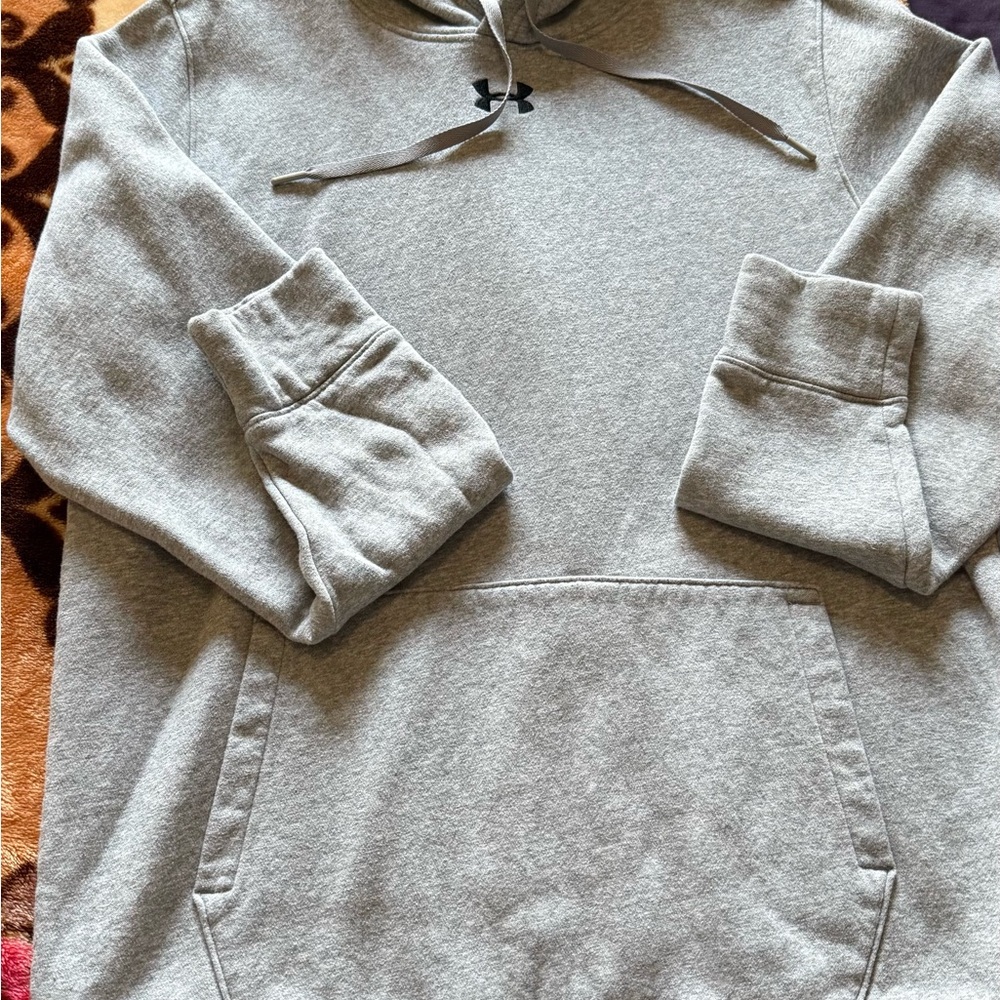 Under Armour Men's Light Gray Pullover Sweater